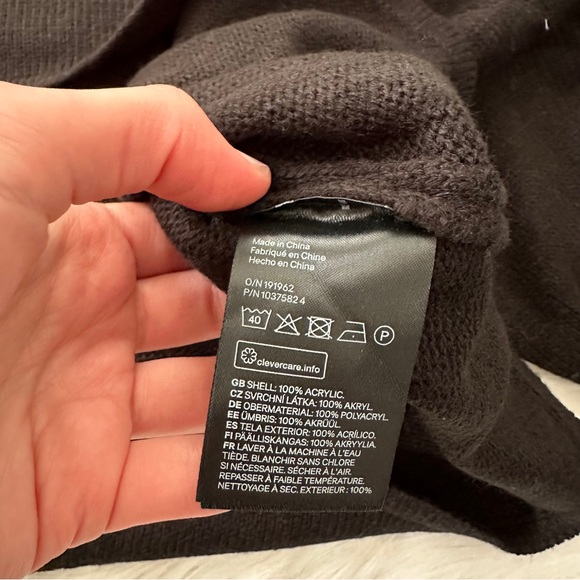 Divided black knit white mod floral mock neck crop sweater - Picture 5 of 10